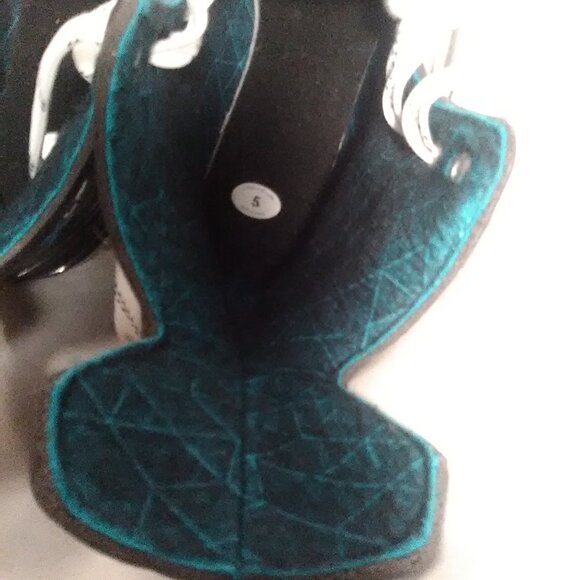 Bauer youth hockey skates - Picture 7 of 9